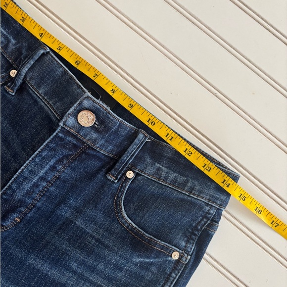 WHBM High-Rise Everyday Soft Denim™ Embroidered Straight Jeans Size 6 - Picture 10 of 13